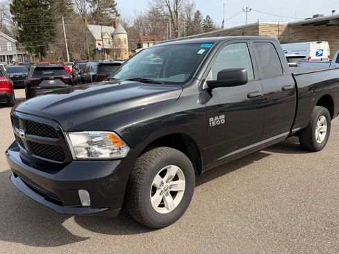 Used 2017 RAM 1500 Express image 4