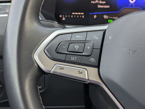 Used 2024 Volkswagen Tiguan SE AWD/4WD image 19
