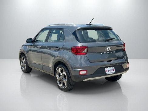 Used 2025 Hyundai Venue SEL FWD image 7
