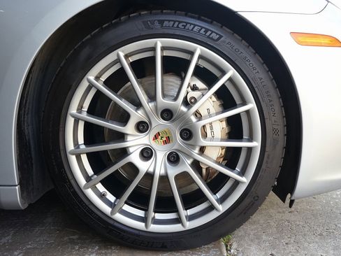 Used 2014 Porsche Panamera S image 32