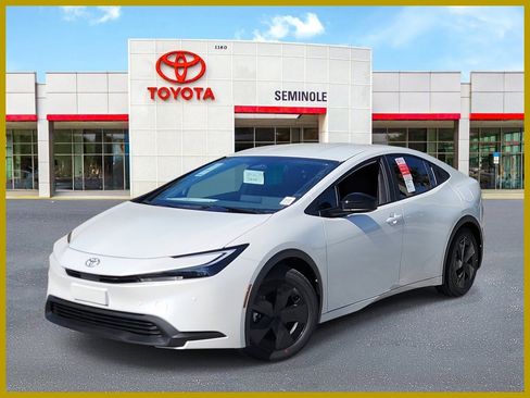 New 2026 Toyota Prius LE image 1