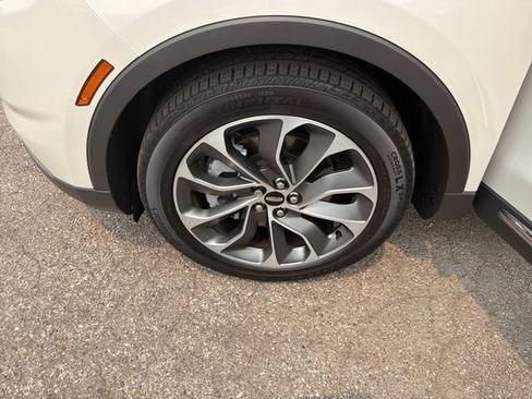 Used 2023 Lincoln Nautilus Reserve AWD/4WD image 31