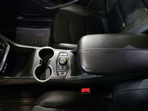 Used 2021 GMC Terrain SLT image 11