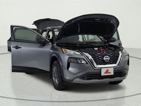Used 2023 Nissan Rogue S AWD/4WD image 9