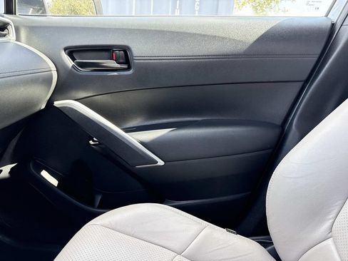 Used 2023 Toyota Corolla Cross AWD Hybrid image 27