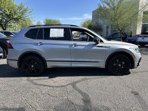 Used 2023 Volkswagen Tiguan SE R-Line FWD image 5