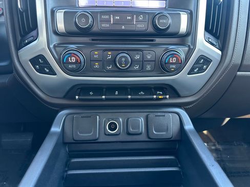 Used 2017 GMC Sierra 1500 SLT w/ SLT Preferred Package image 19