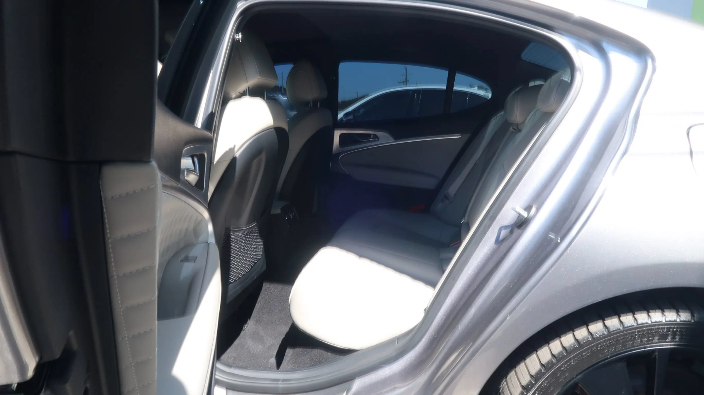 Used 2022 Genesis G70 3.3T RWD image 19