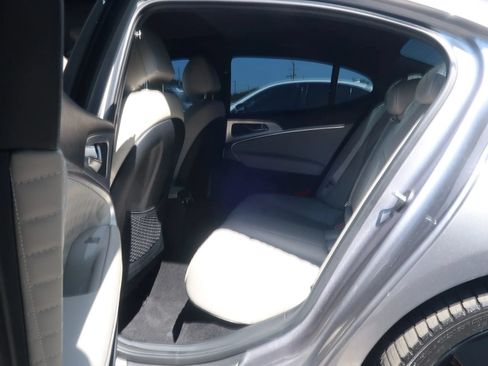 Used 2022 Genesis G70 3.3T RWD image 19