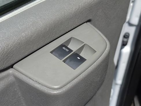 Used 2016 Chevrolet Express 3500 LT w/ LT Preferred Equipment Group RWD image 18