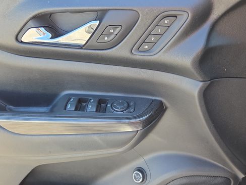 Used 2018 GMC Acadia SLT AWD/4WD image 28