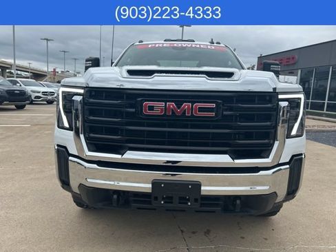 Used 2024 GMC Sierra 2500 Pro w/ Convenience Package AWD/4WD image 2