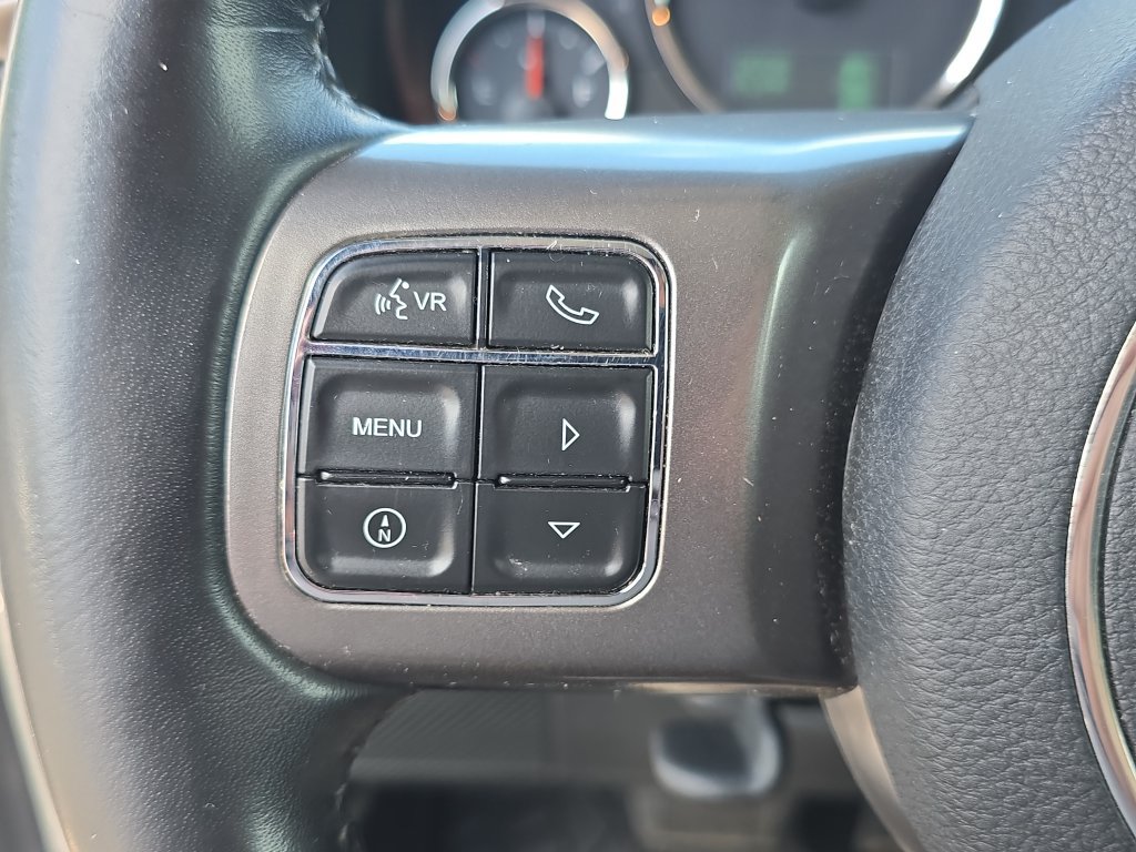 Used 2018 Jeep Wrangler Unlimited Sahara w/ Dual Top Group AWD/4WD image 18