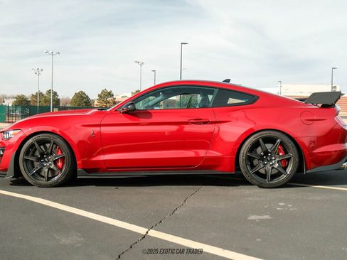 Used 2020 Ford Mustang Shelby GT500 w/ Carbon Fiber Track Pack image 3