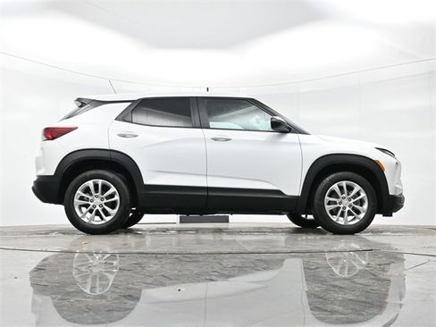 Used 2024 Chevrolet TrailBlazer LS w/ LS Convenience Package image 29