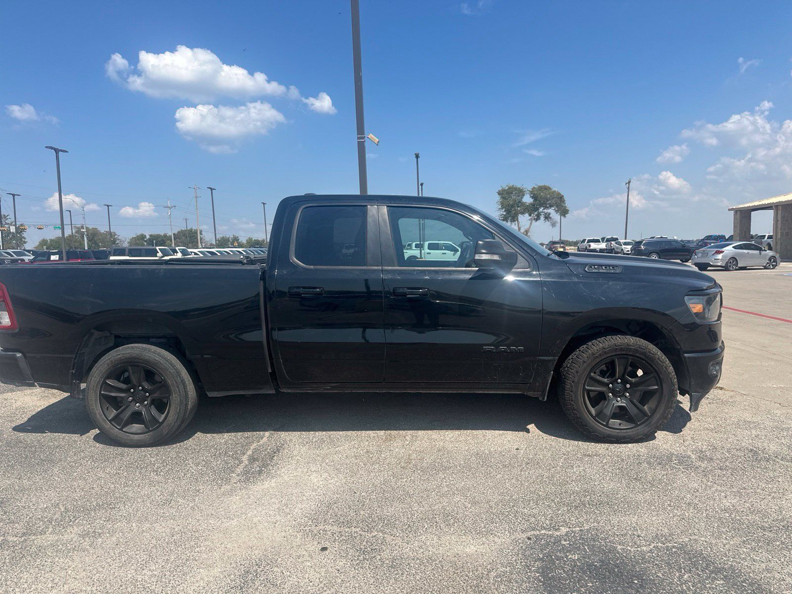 Used 2022 RAM 1500 Lone Star w/ Night Edition RWD image 4