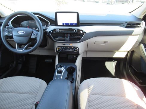 Used 2020 Ford Escape SE image 12