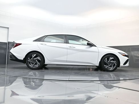 Used 2025 Hyundai Elantra Sport image 22