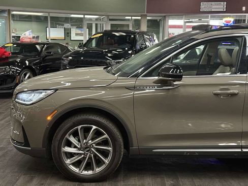 Used 2025 Lincoln Corsair AWD w/ Equipment Group 101A image 15