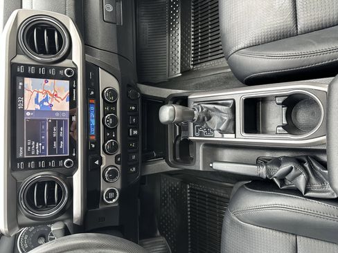 Used 2022 Toyota Tacoma Limited image 33