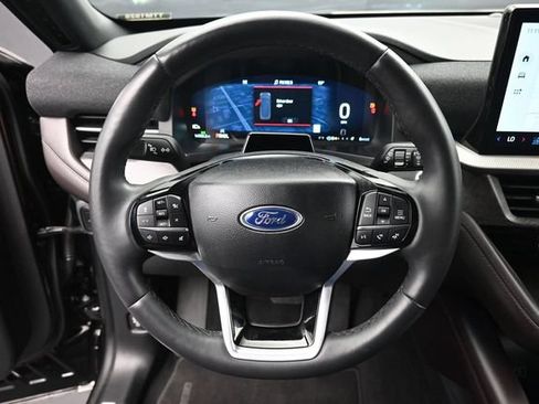 Used 2026 Ford Explorer Platinum RWD image 15