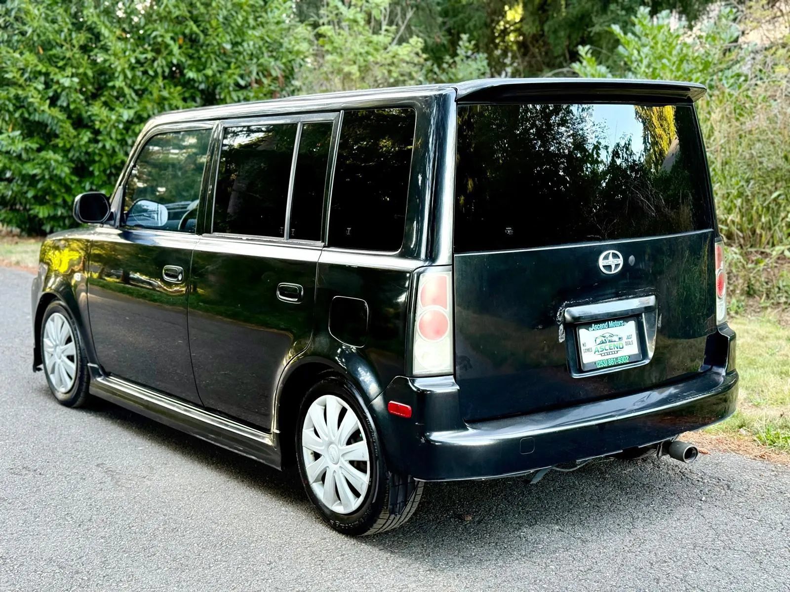Used 2005 Scion xB FWD image 3