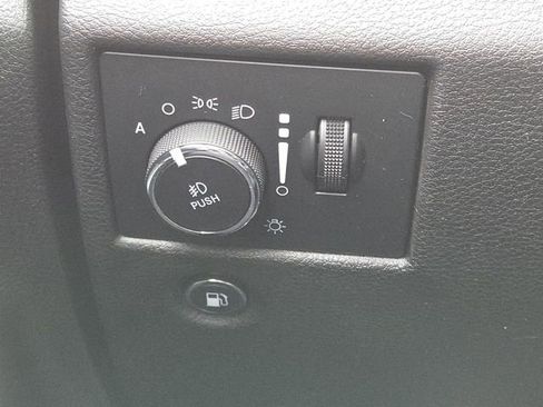 Used 2019 Jeep Grand Cherokee Altitude image 10