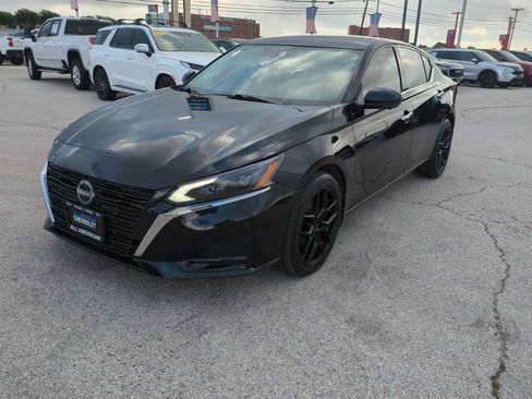 Used 2023 Nissan Altima 2.5 SL AWD/4WD image 4