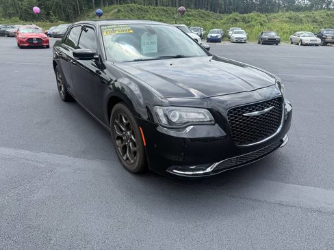 Used 2018 Chrysler 300 S w/ 300S Premium Group image 3