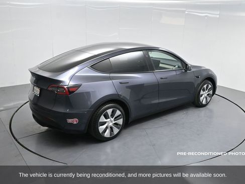 Used 2023 Tesla Model Y 2WD image 50