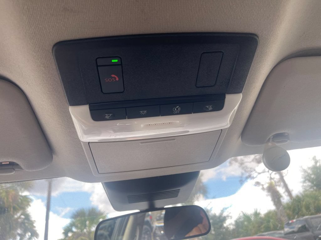 Used 2025 Nissan Sentra SV FWD image 20