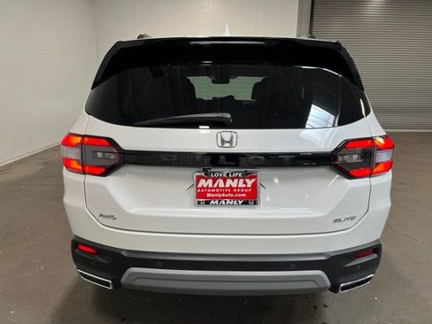Used 2023 Honda Pilot Elite image 4