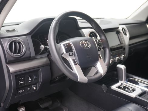 Used 2020 Toyota Tundra SR5 w/ SR5 Leather Package AWD/4WD image 11