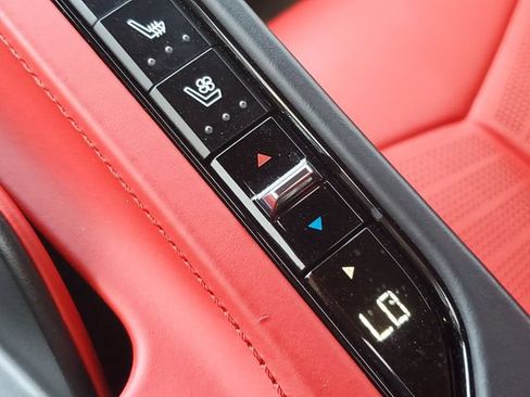 Used 2023 Chevrolet Corvette Stingray Premium Conv w/ Z51 Performance Package RWD image 21