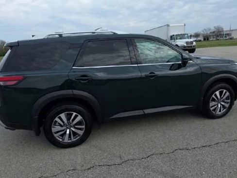 Used 2023 Nissan Pathfinder SL w/ Lighting Package (N92) AWD/4WD image 2