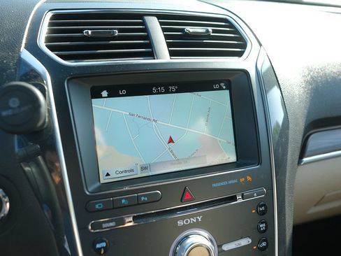 Used 2018 Ford Explorer Limited w/ Equipment Group 301A FWD image 21