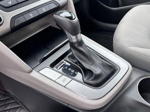 Used 2017 Hyundai Elantra SE image 15