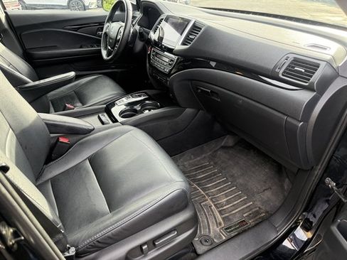 Used 2018 Honda Pilot Touring image 45
