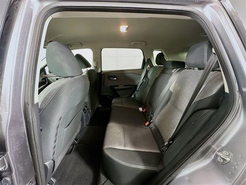 Used 2021 Nissan Rogue SV image 22