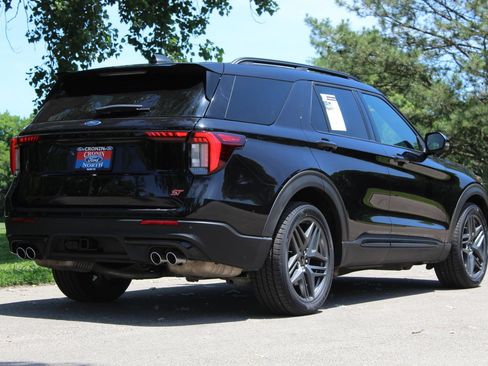 Used 2025 Ford Explorer ST AWD/4WD image 8
