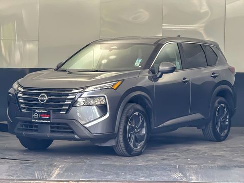 Used 2025 Nissan Rogue SV FWD image 7