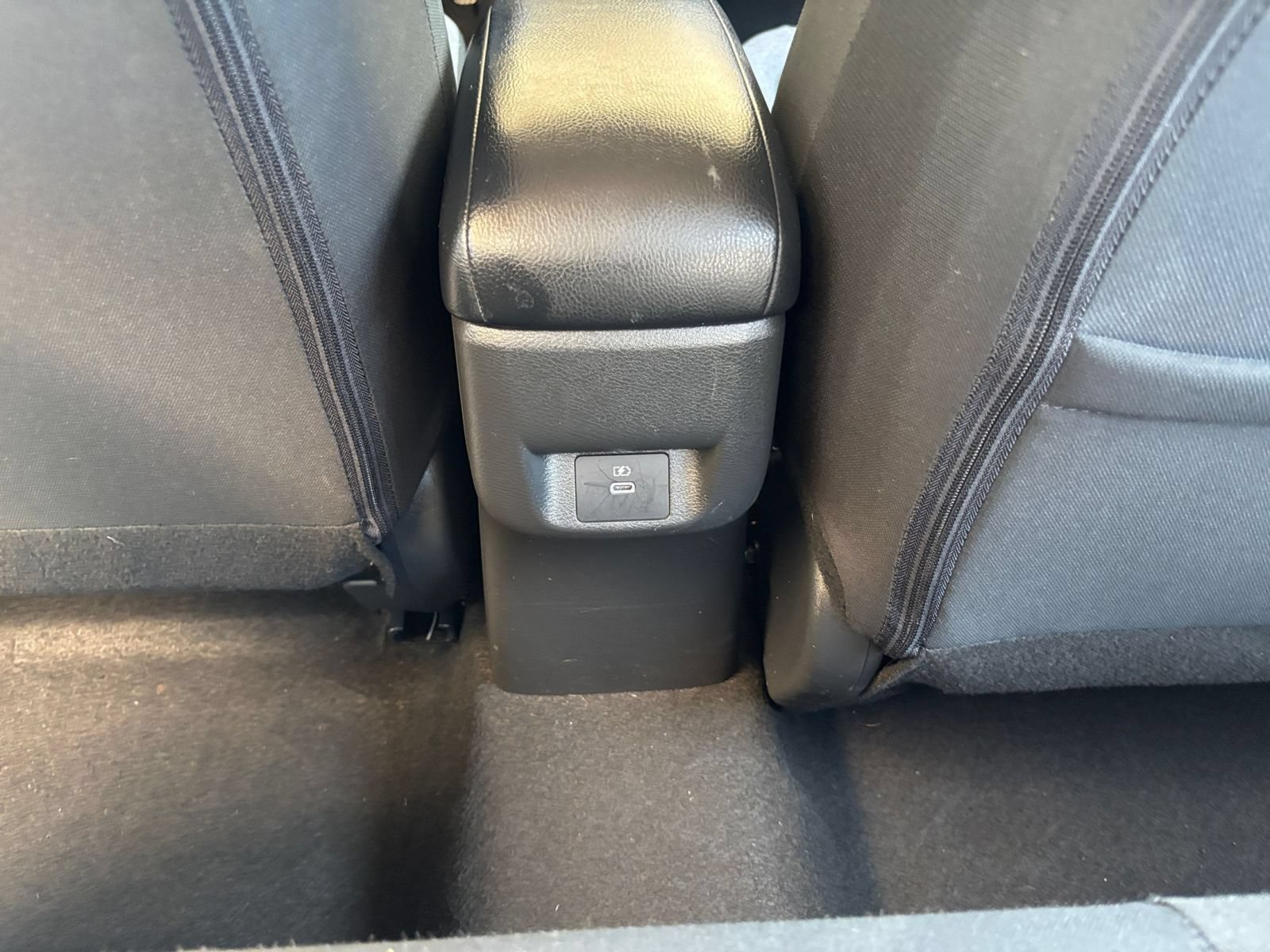 Used 2025 Nissan Versa SV FWD image 21