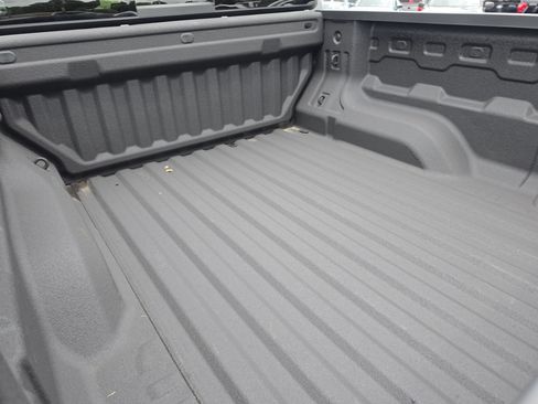 Used 2024 GMC Canyon AT4 w/ Technology Package AWD/4WD image 6
