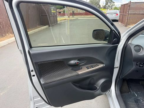 Used 2012 Scion xD FWD image 9