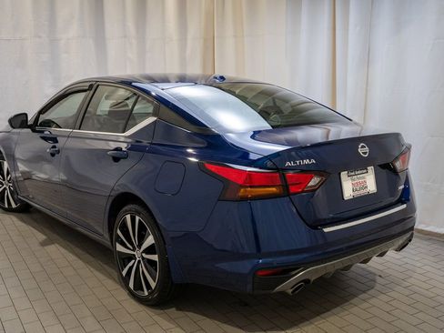 Certified 2021 Nissan Altima 2.5 SR image 3