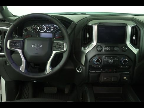 Used 2022 Chevrolet Silverado 1500 LT Trail Boss w/ Bed Protection Package AWD/4WD image 16