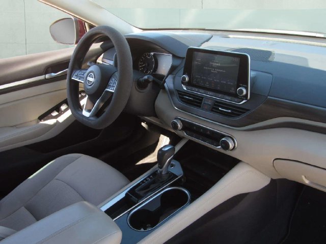 Used 2023 Nissan Altima 2.5 SV FWD image 9