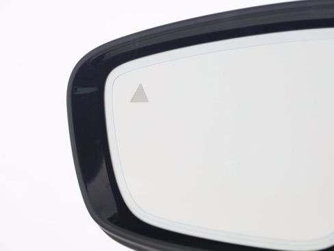 Used 2023 BMW M550i xDrive image 32