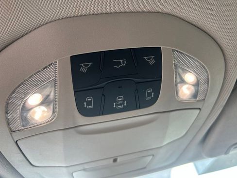 Used 2023 Chrysler Pacifica Touring-L FWD image 27