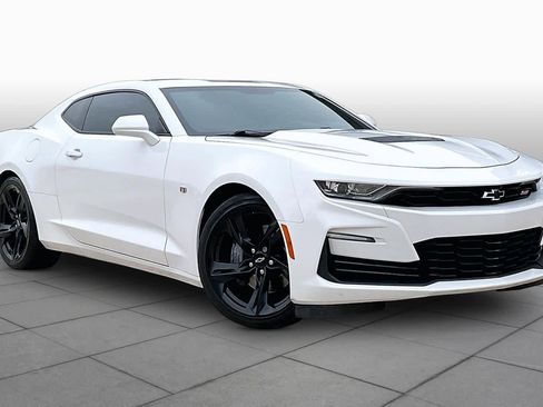 Used 2020 Chevrolet Camaro SS RWD image 4